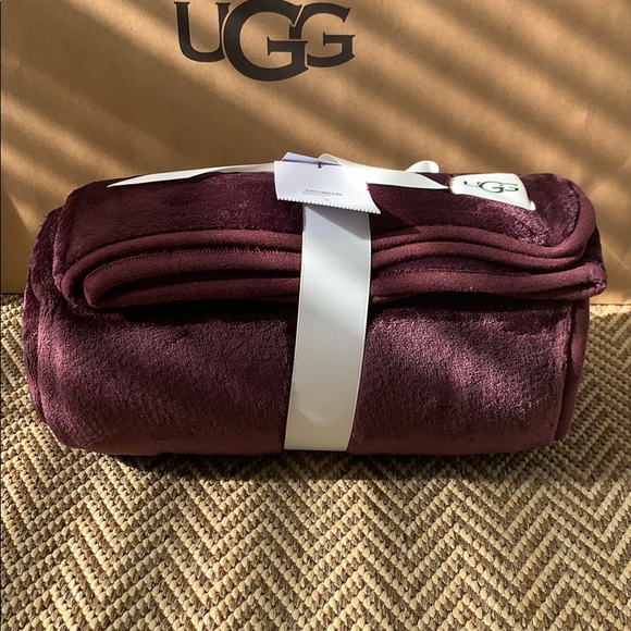 NWT UGG ❤️last one❤️Throw Blanket - Picture 6 of 8
